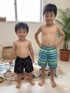 キッズ用水着2点セット（黒95.青110）