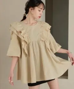 hinari【新品・未使用・タグ付き】ボリュームフリルブラウス 新品タグ付】hinari ボリュームフリルブラウス - メルカリ