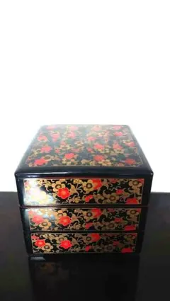 SEKAIMEN - 赤い漆器 重箱 花と竹のデザイン