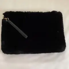 ファー素材 黒 クラッチバッグ