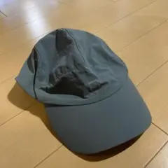 Salomon グレー キャップ