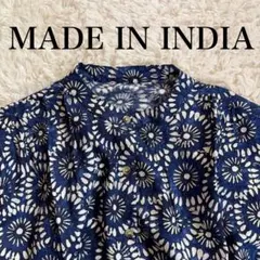 新品未使用　総柄ブラウス ブルー 花柄　バンドカラー　フレンチスリーブ　インド製