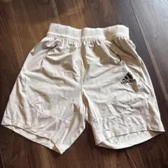 adidas ショートパンツ