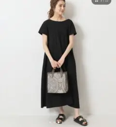 週末お値下げSpick & Span バックオープンフレアーカットワンピースのサムネイル