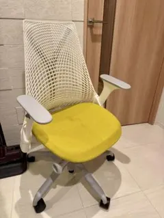 美品]ハーマンミラー ゼフチェア / Herman Miller ココア - メルカリ