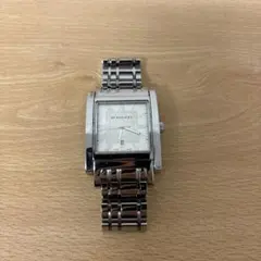 ジャンク　BURBERRY 腕時計 スクエア デイト シルバーカラーのサムネイル