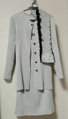 ever cube スリーピーススーツ+ストール、ペティコート付き(サイズ9号)