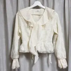 新品タグ付 SNIDEL Sustainableバリエーションフリルブラウスのサムネイル