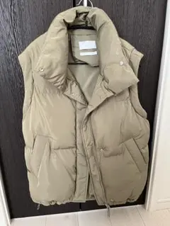 Bershka ダウンベスト カーキ