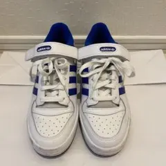 adidas スニーカー