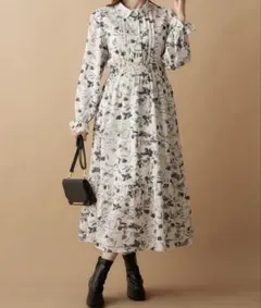 alotta 衿付ピンタック花柄ワンピース