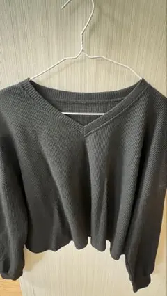 ブラック Vネック ニット 長袖