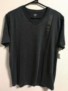 【タグ付新品未使用品】GAP　メンズVネックTシャツ　チャコールグレー　Mサイズ