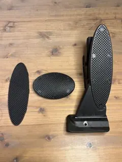 MINI クロスオーバー純正プラスチック製ペダル 中型 滑り止めデザインのサムネイル