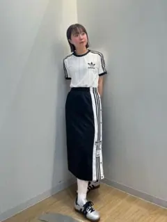 Lサイズ アディダスオリジナルス　アディブレイク スカートのサムネイル