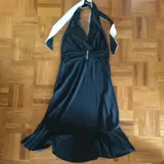 パーティードレス　ホルターネックワンピース