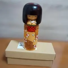 創作　卯三郎こけし　春の色　（箱に記載）