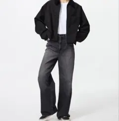 【極美品】ユニクロ　ワイドストレートジーンズ　グレー23