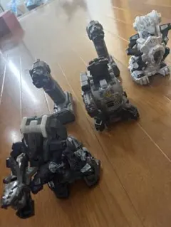 サンダージョー 恐竜型ロボット ホワイト・グレー サンダージョー 恐竜型ロボット ホワイト・グレー - メルカリ