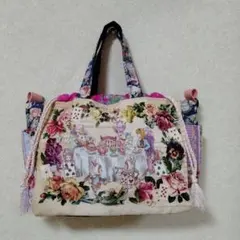 サイドポケットと巾着付きのバッグ　ベージュ　　ハンドメイド　ジョリーフルール