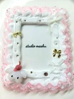 ホイップデコ トレカケース 硬質カードケース 推し活 ピンク フリル ホイップ犬