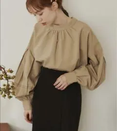 hinari ボリュームスリーブ2wayブラウス ベージュのサムネイル