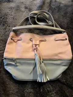 フリンジ付きショルダーバッグ ピンク グレー