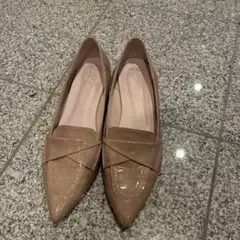 ベージュ ポインテッドトゥ パンプス