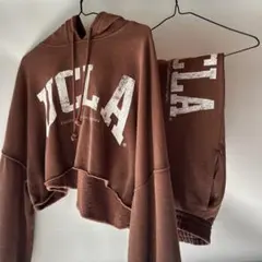 DIVIDEDレーベルのレディースブラウンパーカーセットアップ