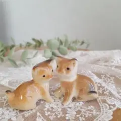 お利口そうな猫の置物セット