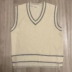 アイボリー Vネック ニットベスト