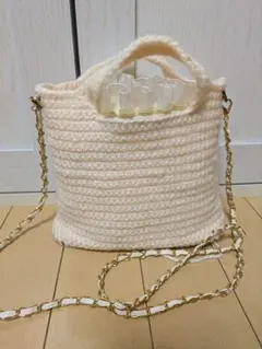 クリーム色 編み物ショルダーバッグ ゴールドチェーン、ハンドメイドです