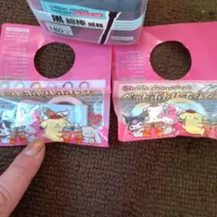 サンリオペットボトルホルダー２個ピンク✲黄色