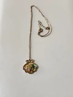 貝殻型花装飾ネックレス