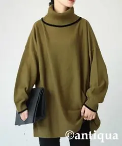 カーキ×ブラック　アンティカ　antiqua  綿100%タートルネックニット