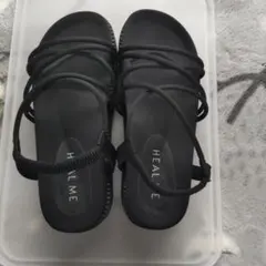 【美品】HEAL ME ブラックサンダル クロスストラップのサムネイル
