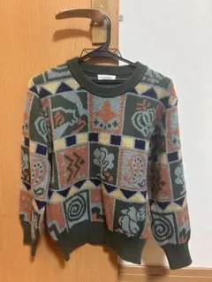COSMOオリジナルファッション　幾何学模様 ヴィンテージニットセーター　古着