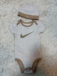 【美品】Nike半袖ロンパース・帽子セット6-12M
