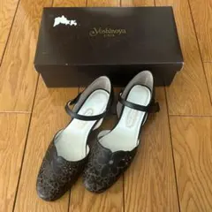 【銀座ヨシノヤ】ベルト付きローヒールパンプス　23.5