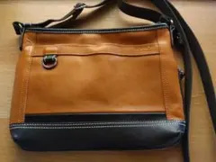 DOUBLES軽量　メンズキャメルショルダーバッグ