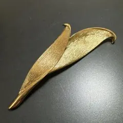 AVON ブローチ ゴールドカラー ブランド刻印有