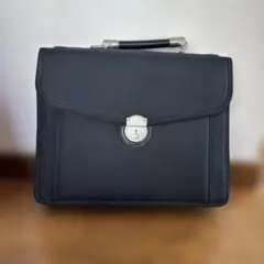 ナイロン製ビジネスバッグ 黒 中型