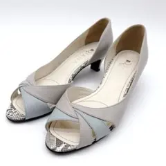 ダイアナ パンプス