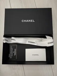 CHANEL ギフトボックス リボン付き