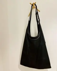 COS (コス) レザー ショルダーバッグ ユニセックス 本革