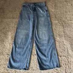 ユニクロ　ライトブルーデニム ワイドレッグパンツ