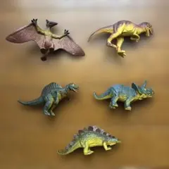 恐竜の玩具　5体セット