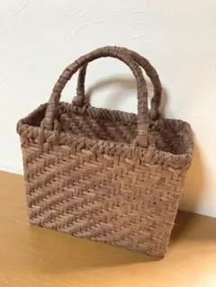 ︎ ︎ 【個数限定】メルカリ特別価格　色育つ１番皮　国産信州山葡萄籠　コサージュ ︎ ︎ メルカリ特別価格 色育つ1番皮沢皮 国産信州山葡萄籠うす
