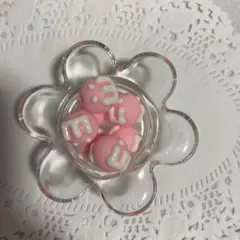 ピンクのデコレーションビーズ 7個セット