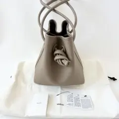 Item thumbnail for item e0f7455c-4f78-486a-bc07-38fbb2d7b2a8